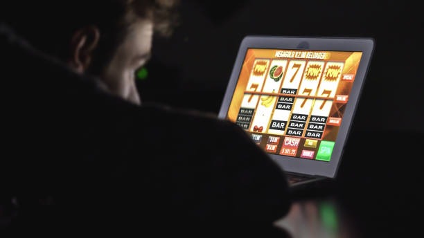 Tembak Ikan game interface on mamak showing animated fish and player cannon controls